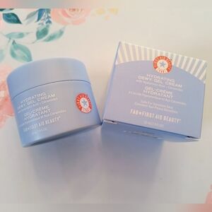 First Aid Beauty Hydrating Dewy Gel Cream With Hyaluronic Acid + Ceramides